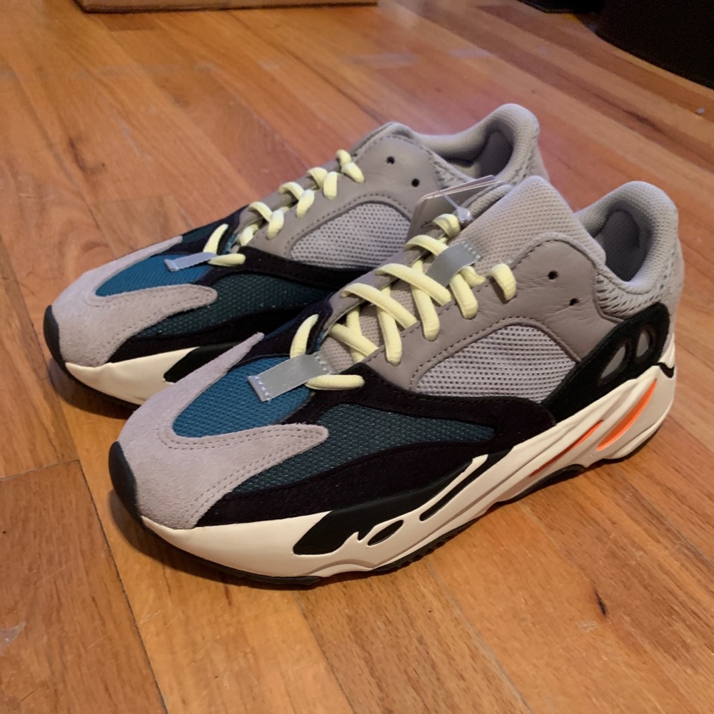 ❌SOLD❌. Yeezy 700 Wave Runner